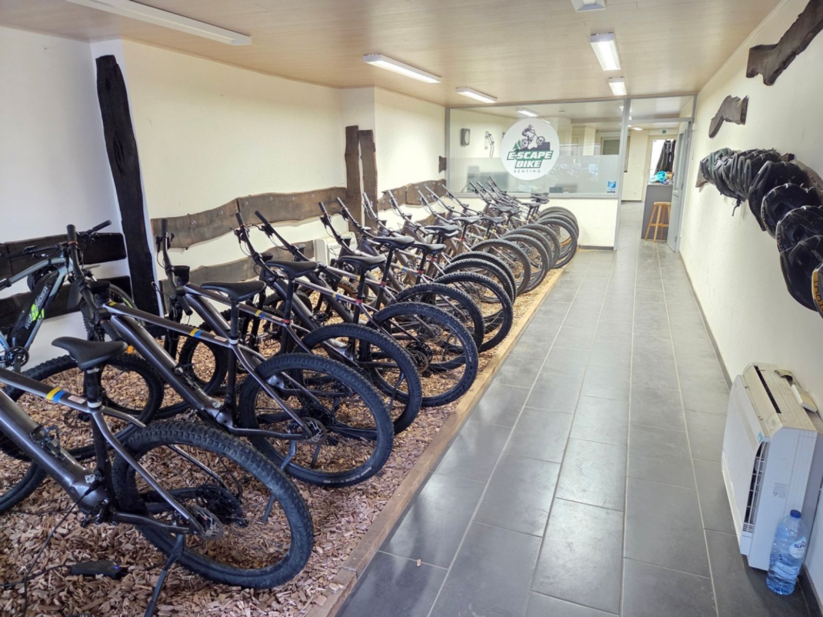 A LOUER - Florenville - Commerce - Sudimmo