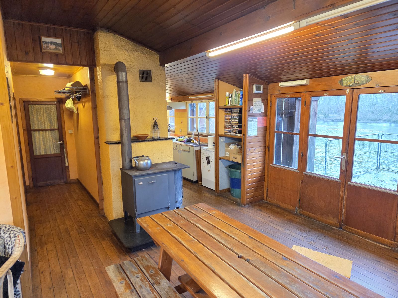 A VENDRE - Chassepierre - Bien insolite - Sudimmo