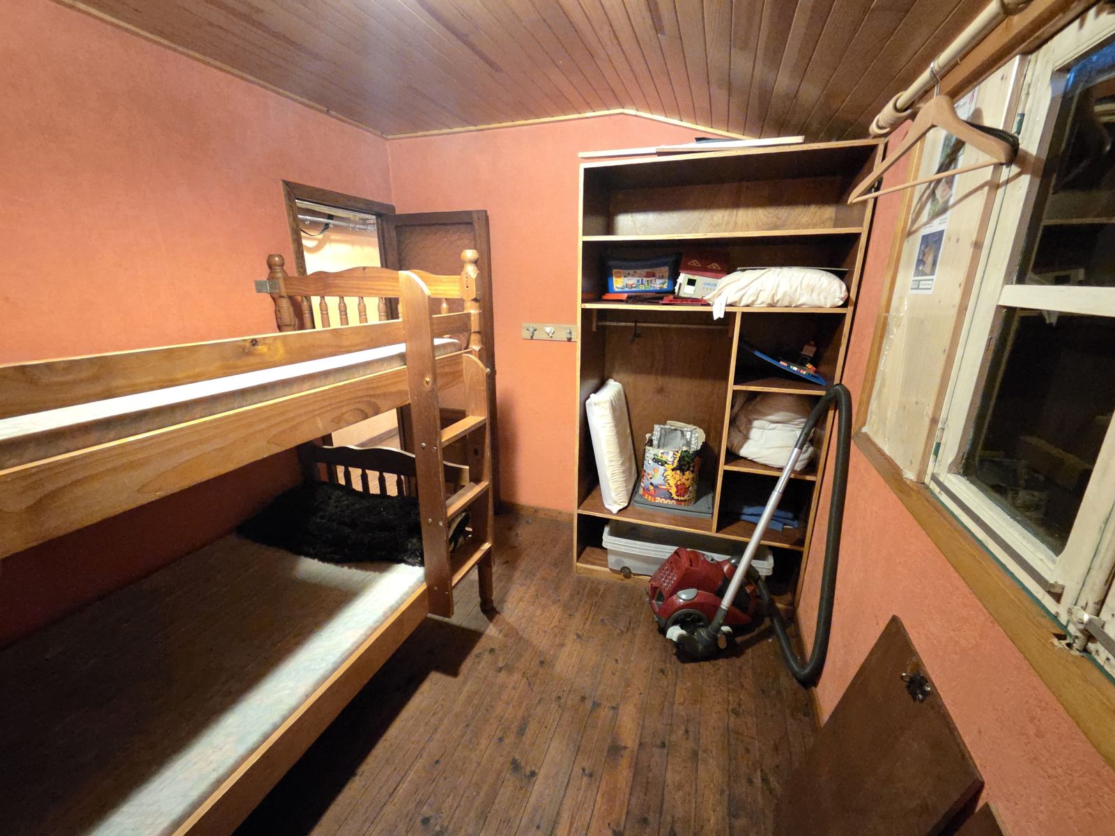 A VENDRE - Chassepierre - Bien insolite - Sudimmo