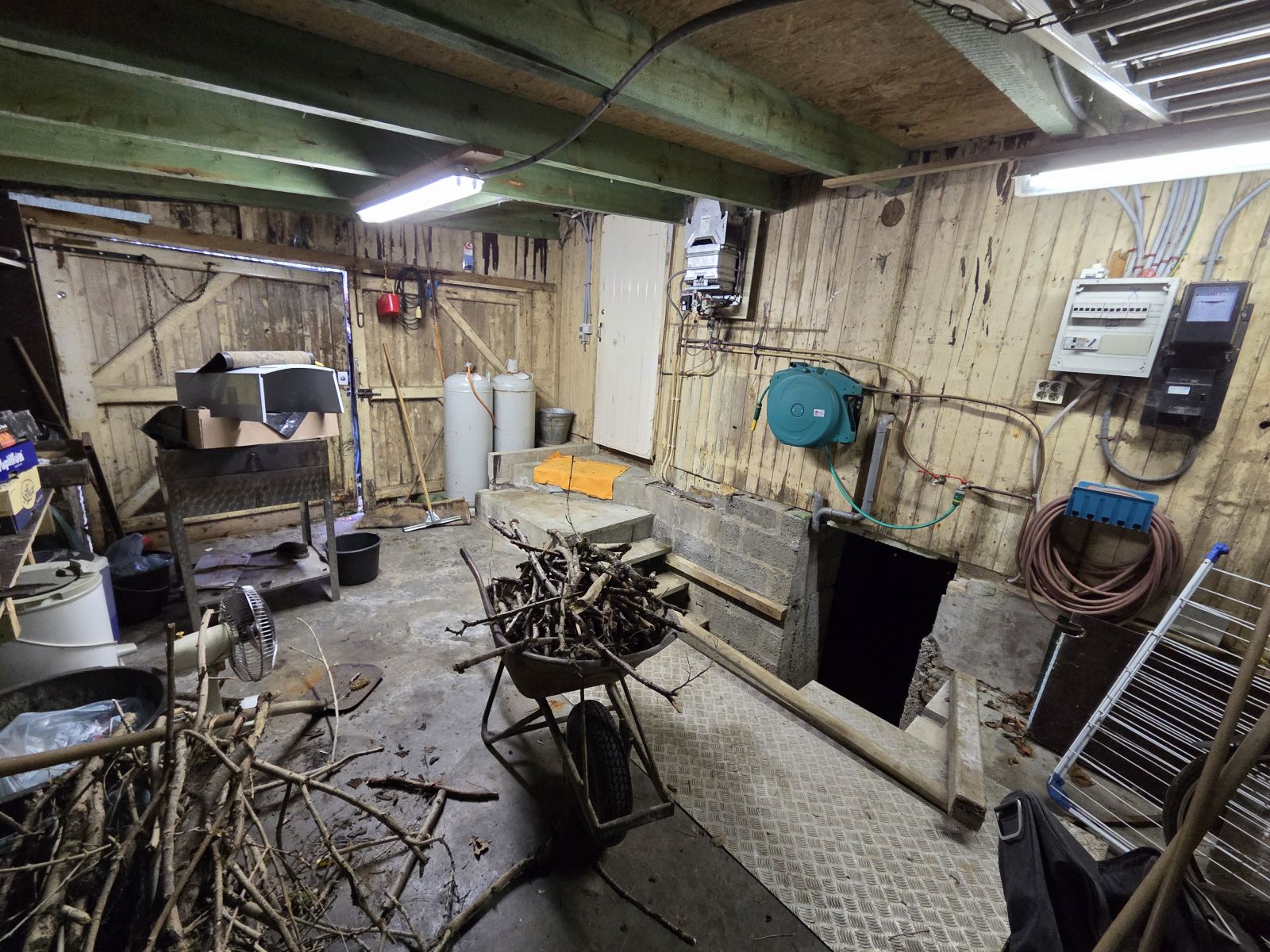 A VENDRE - Chassepierre - Bien insolite - Sudimmo