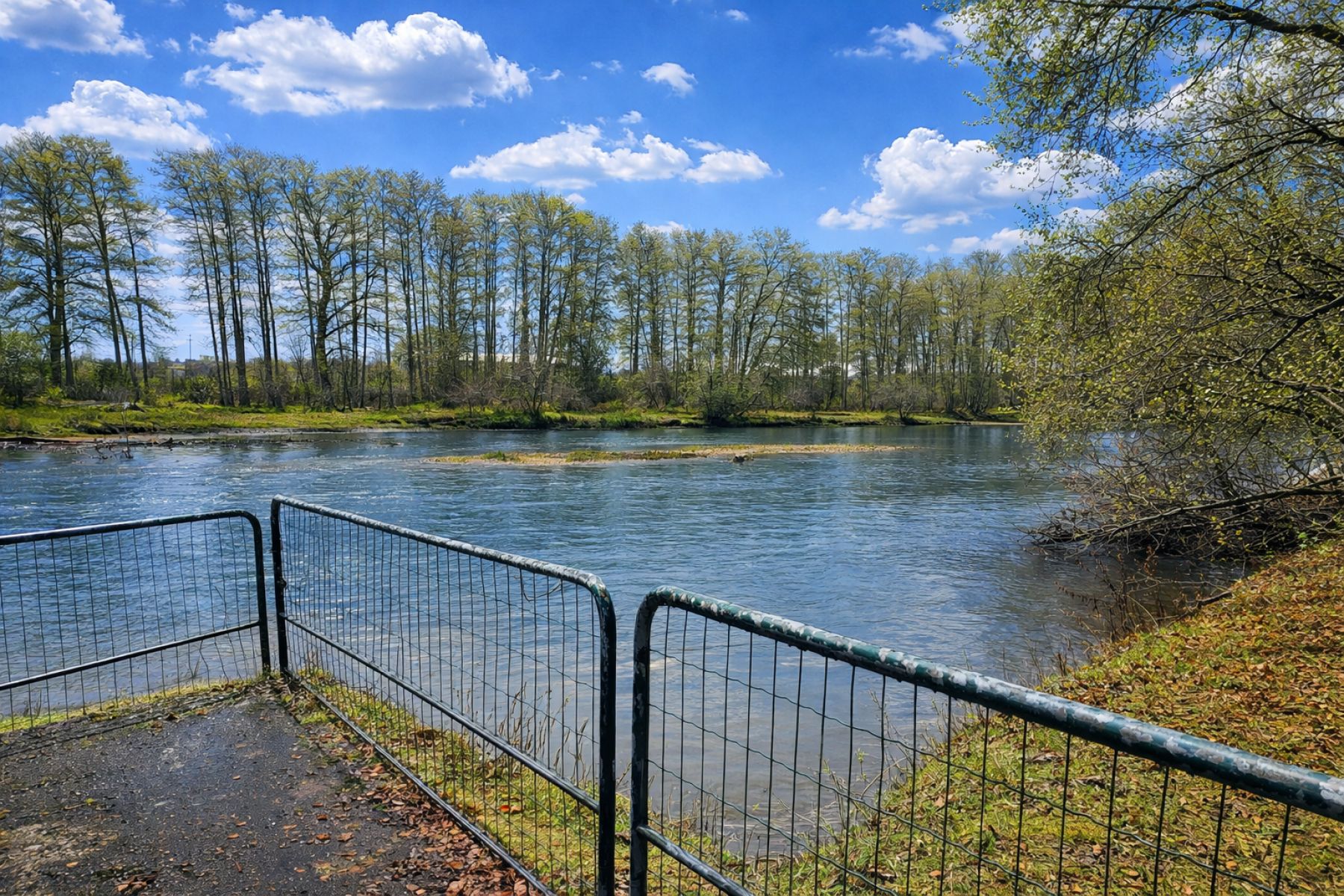 A VENDRE - Chassepierre - Bien insolite - Sudimmo