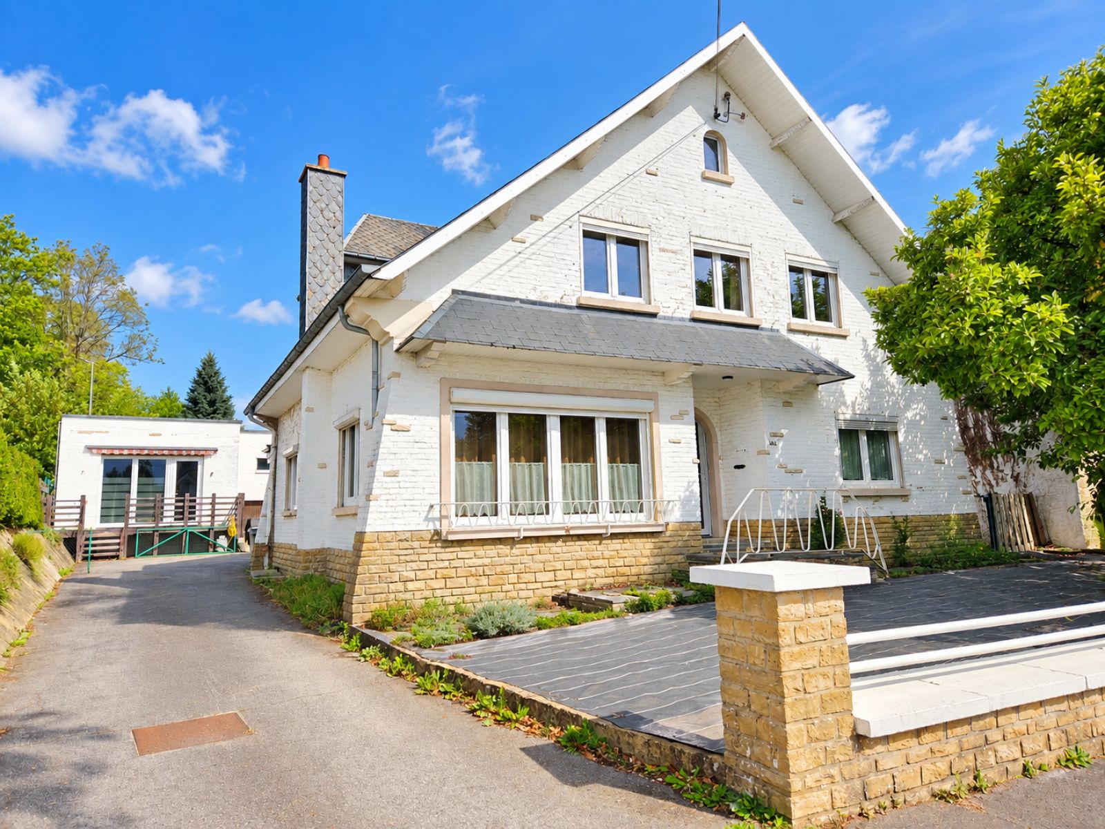 A VENDRE - Florenville - Villa avec annexe ind&eacute;pendante - Sudimmo
