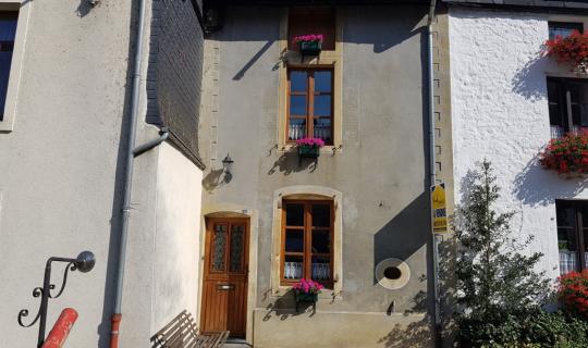 A LOUER - Chassepierre - maison 3 chambres avec jardin - Sudimmo