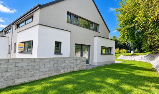 A LOUER - Izel - Villa neuve - Sud Immo