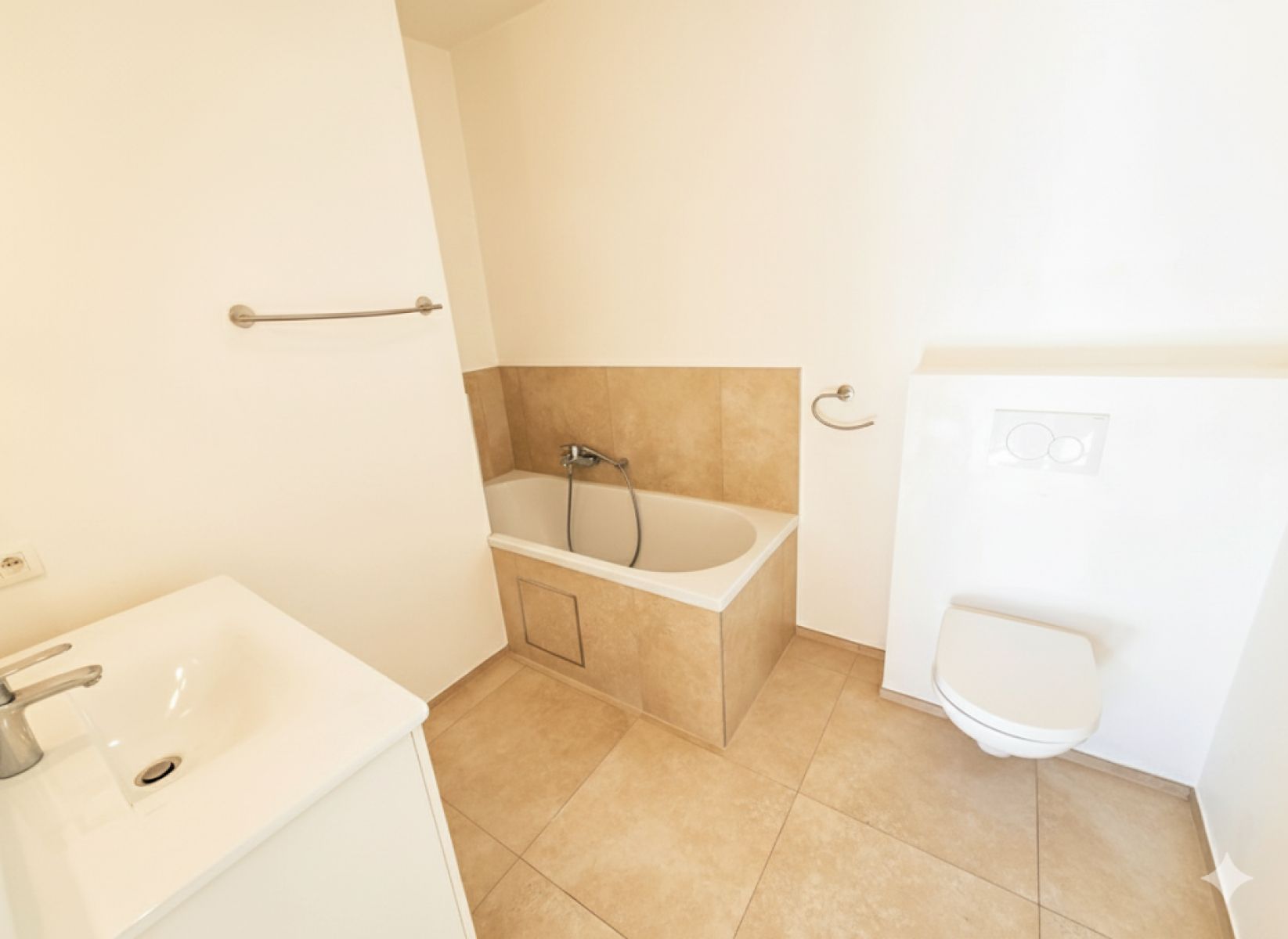 A VENDRE - Florenville - Rez avec jardin - Sudimmo