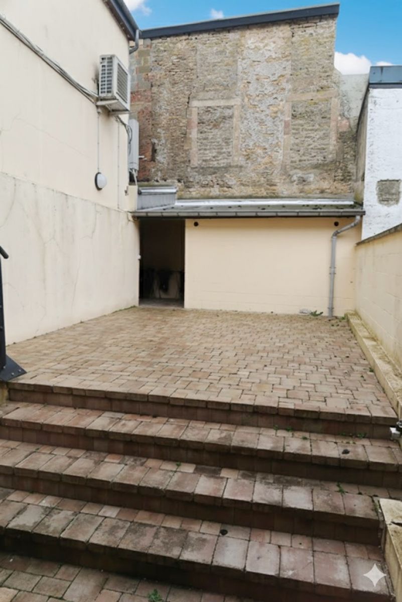 A LOUER - Florenville - Surface commerciale - Sudimmo